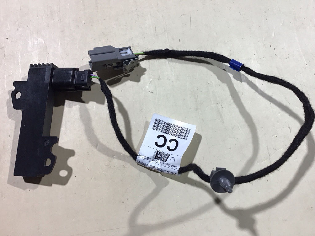 TRUNK ANTENNA MODULE photo 3
