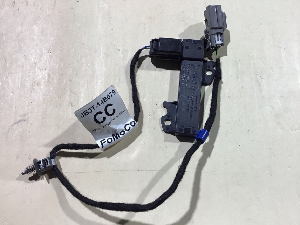 TRUNK ANTENNA MODULE photo 5