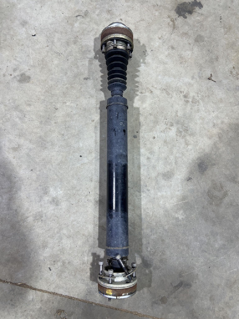 Front Tail Shaft - Drive Shaft photo 2