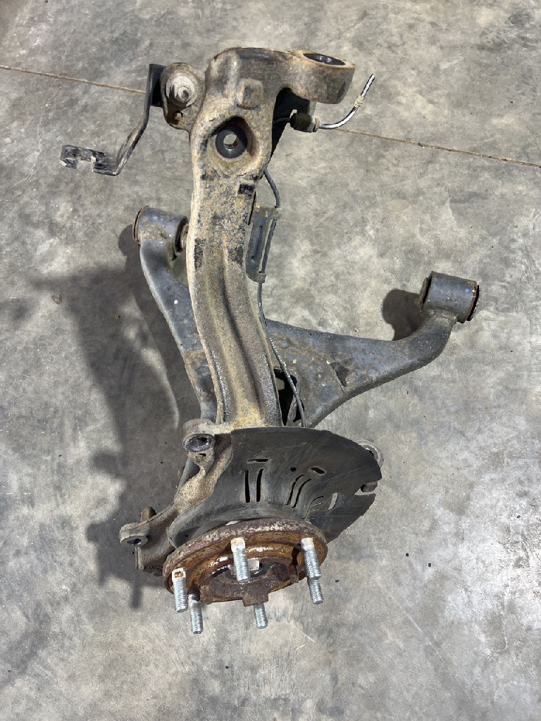 KNUCKLE - STUB AXLE with bearing and lower control arm RIGHT RHF