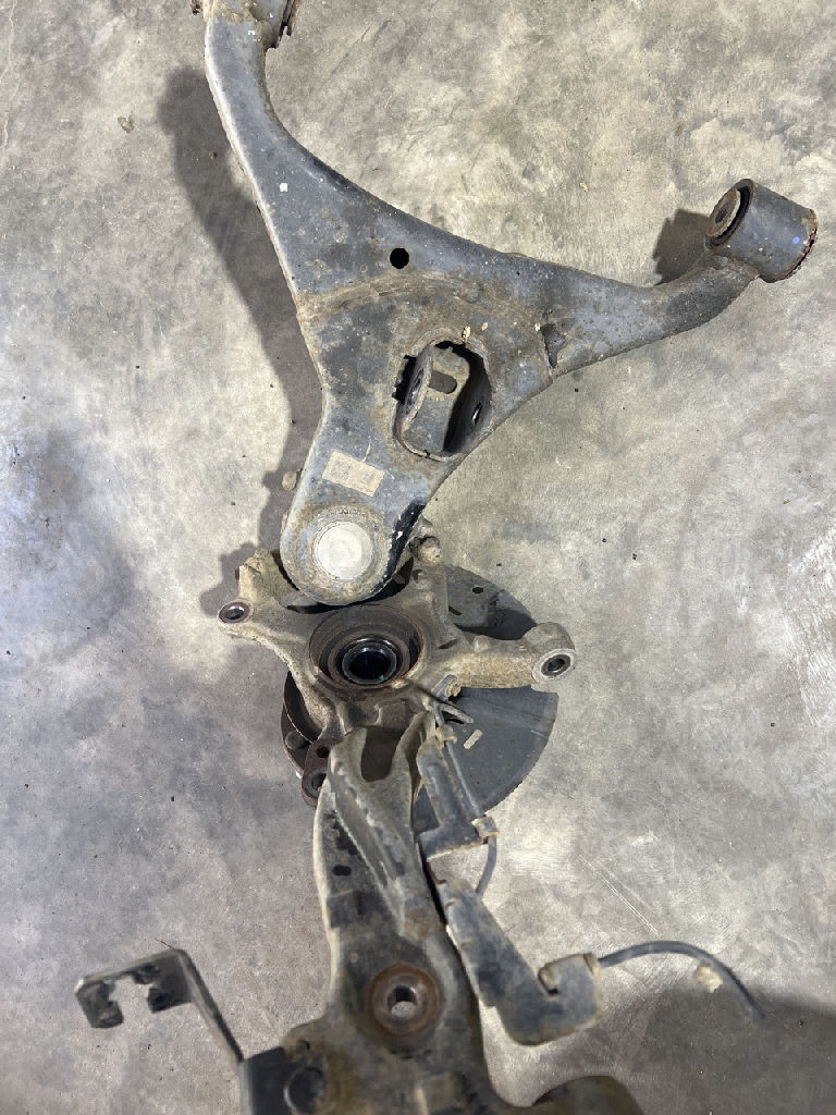 KNUCKLE - STUB AXLE with bearing and lower control arm RIGHT RHF photo 2