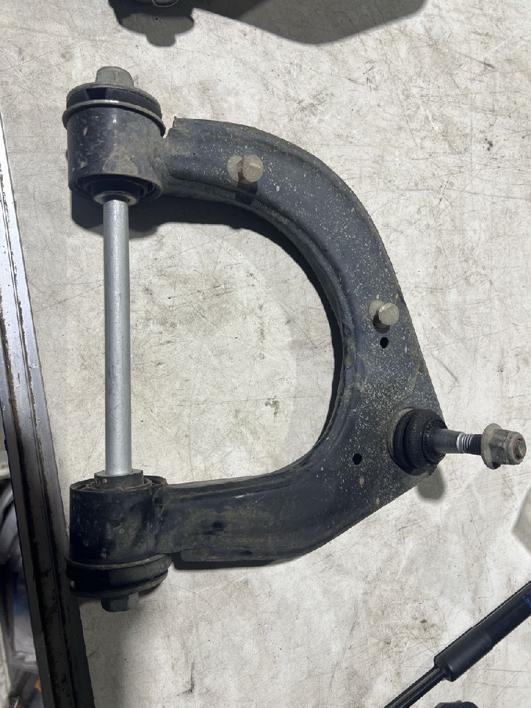 LEFT FRONT UPPER CONTROL ARM photo 4