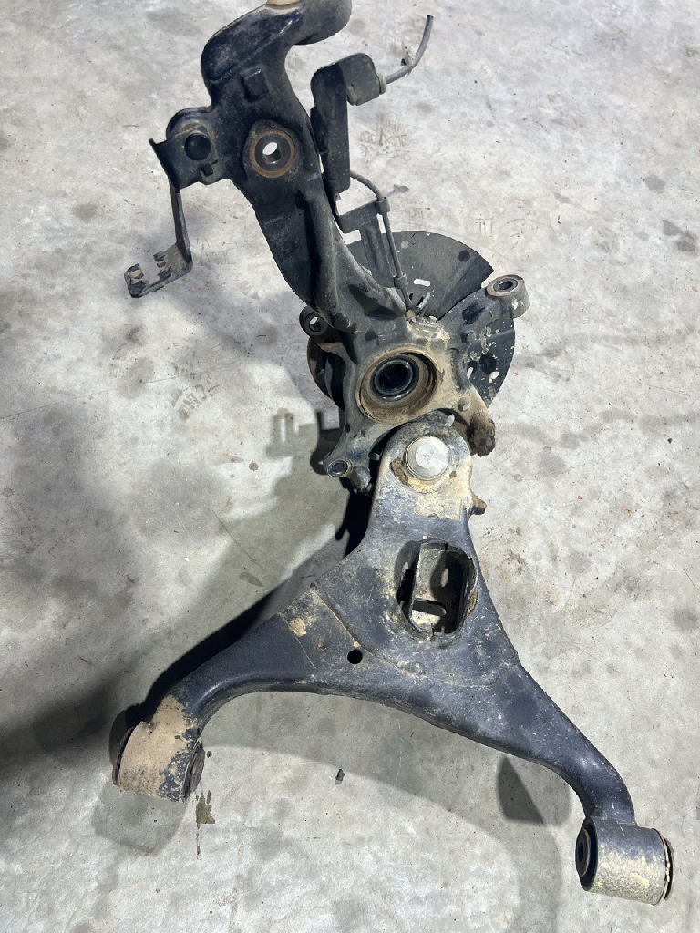 KNUCKLE - STUB AXLE with bearing and lower control arm LEFT LHF photo 4