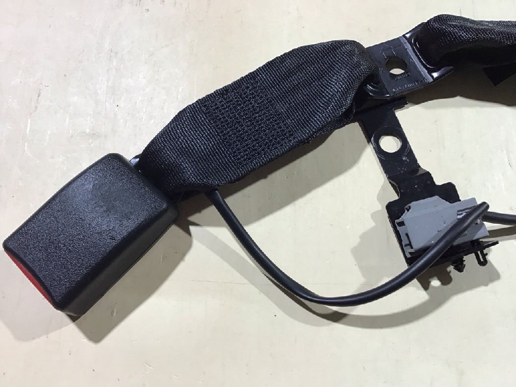 REAR TWIN SEAT BELT BUCKLE photo 3