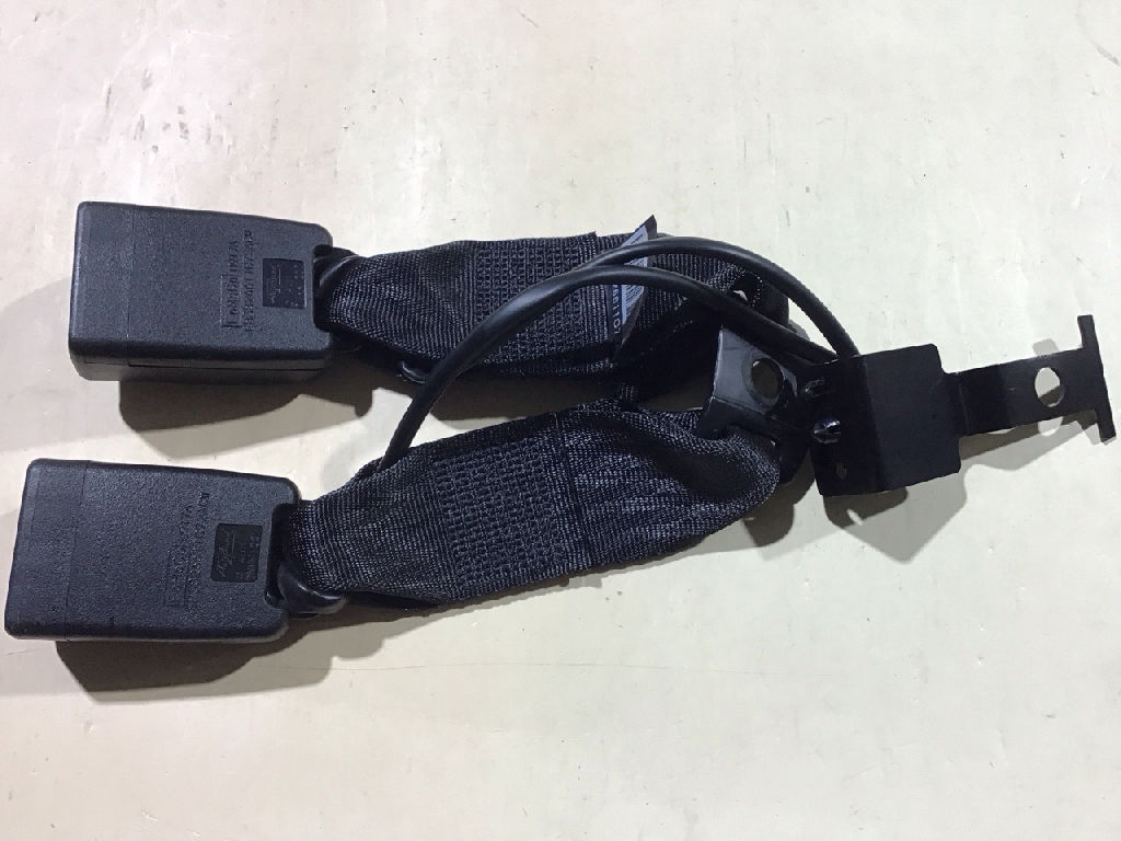 REAR TWIN SEAT BELT BUCKLE photo 4