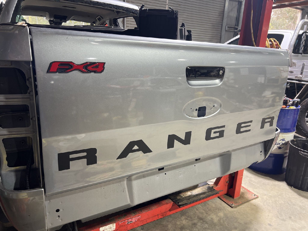 Tailgate - Aluminium Metallic photo 2