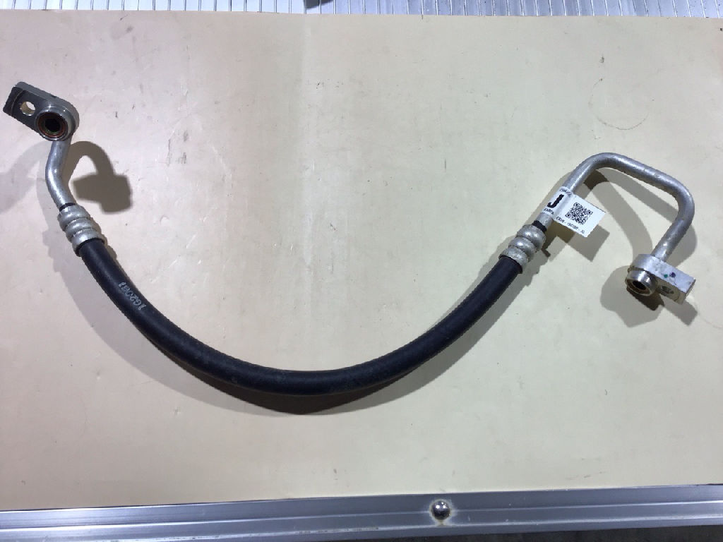 AIR CONDITIONING PIPE / LINE