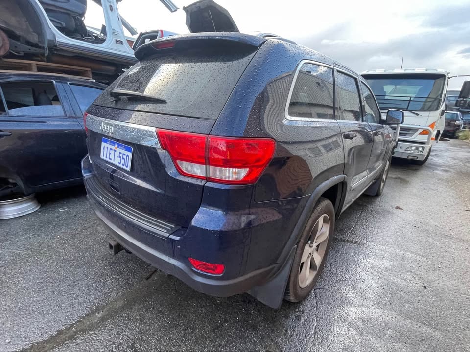 2012 JEEP GRAND CHEROKEE photo 4