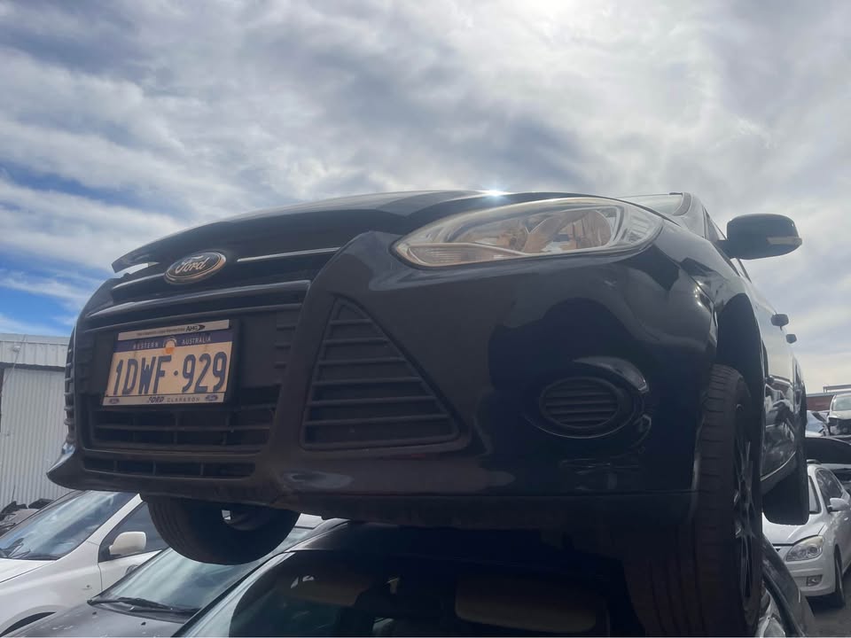 2012 FORD Focus photo 2