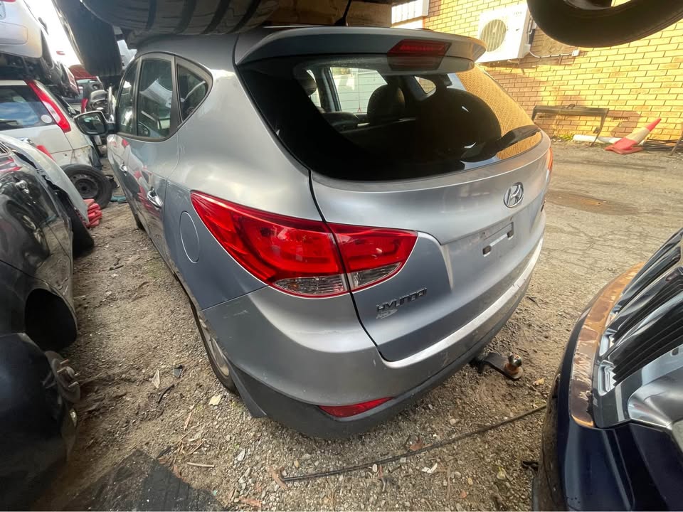 2010 HYUNDAI ix35 photo 4