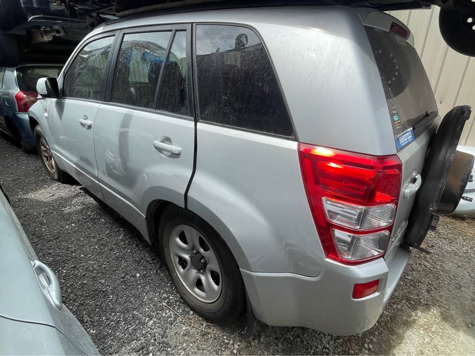 2008 WRECKING SUZUKI GRAND VITARA photo 3