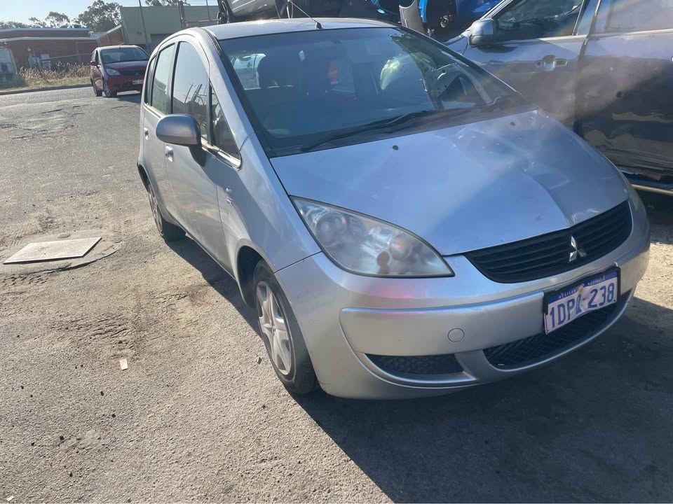 2006 WRECKING MITSUBISHI COLT