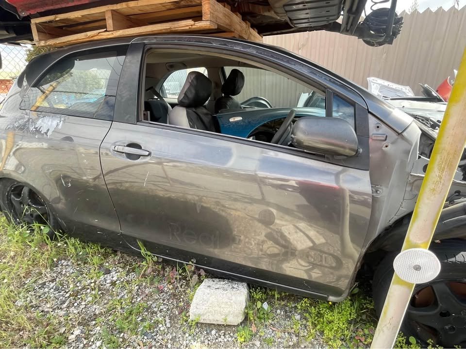 2009 WRECKING TOYOTA YARIS photo 3