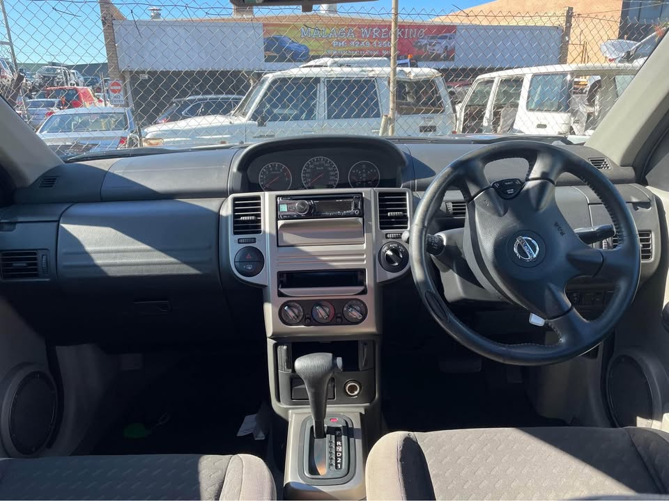 2006 WRECKING NISSAN X-TRAIL T30 photo 4