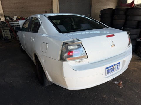 2006 Mitsubishi 380 photo 5