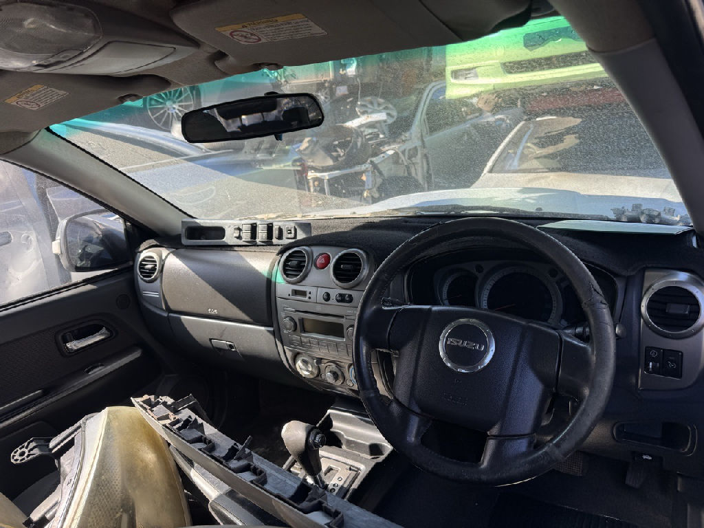 2009 Isuzu D-Max photo 3