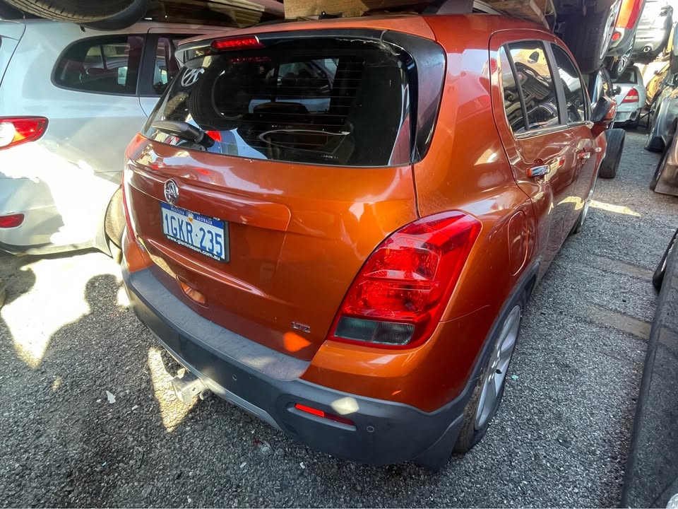 2014 HOLDEN TRAX photo 3