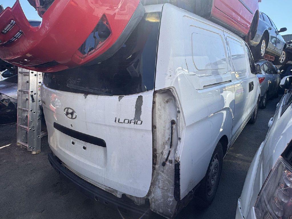 2010 Hyundai iload photo 4