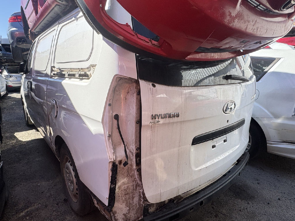 2010 Hyundai iload photo 5