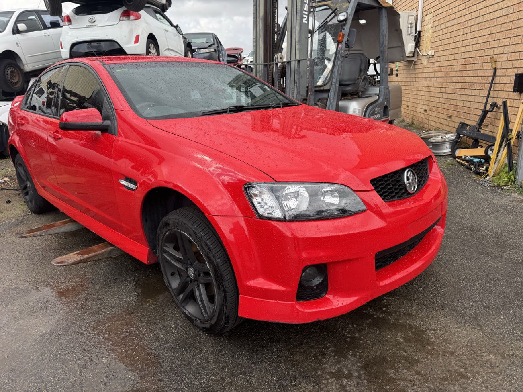 VE Series 2 Sv6 2011 Holden Commodore photo 3