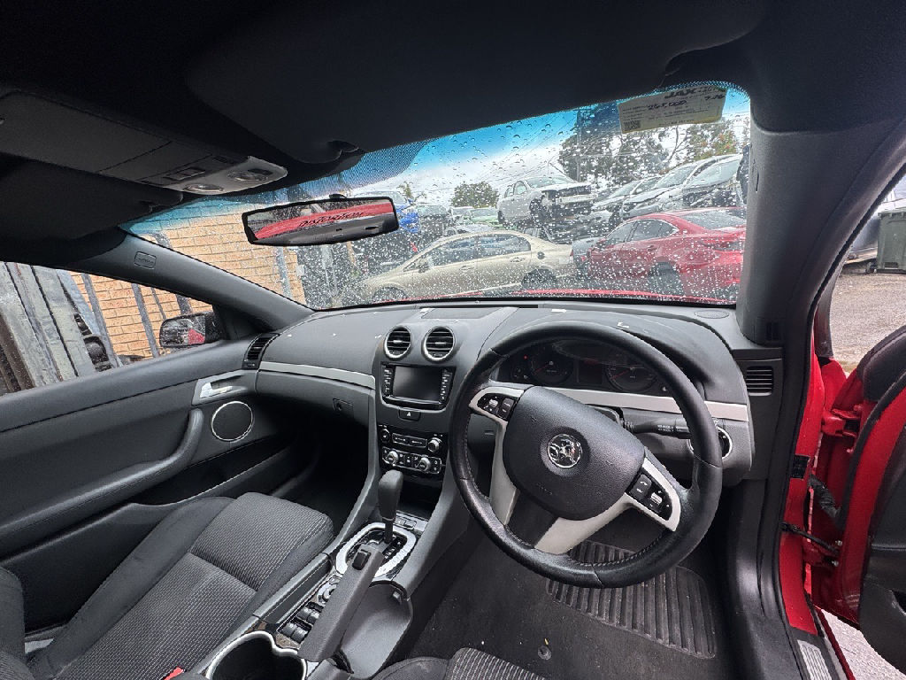 VE Series 2 Sv6 2011 Holden Commodore photo 7