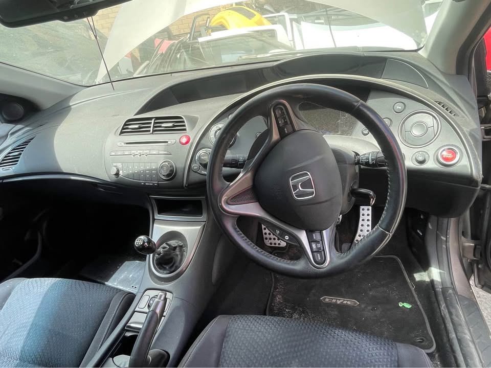 2010 HONDA Civic photo 3
