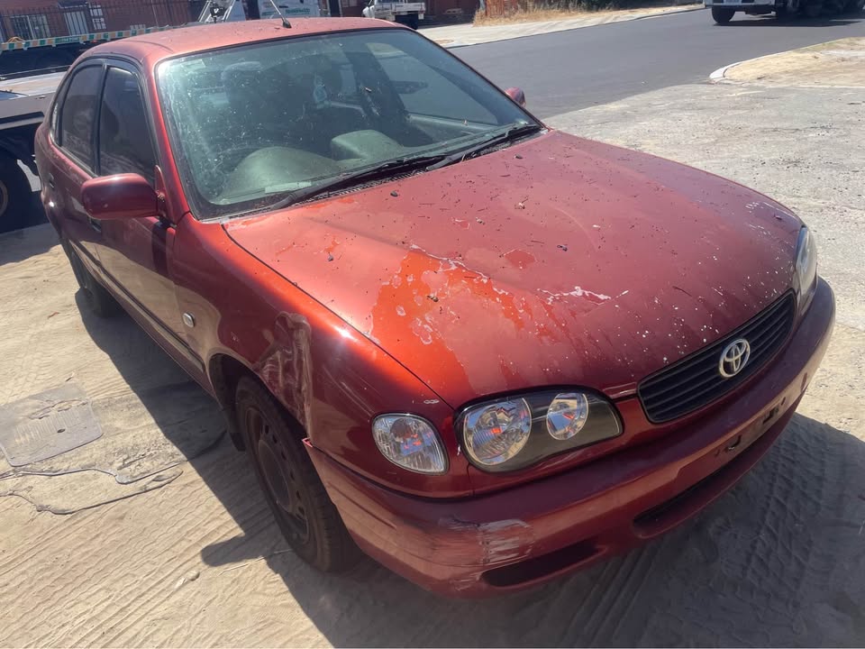 2001 WRECKING TOYOTA COROLLA