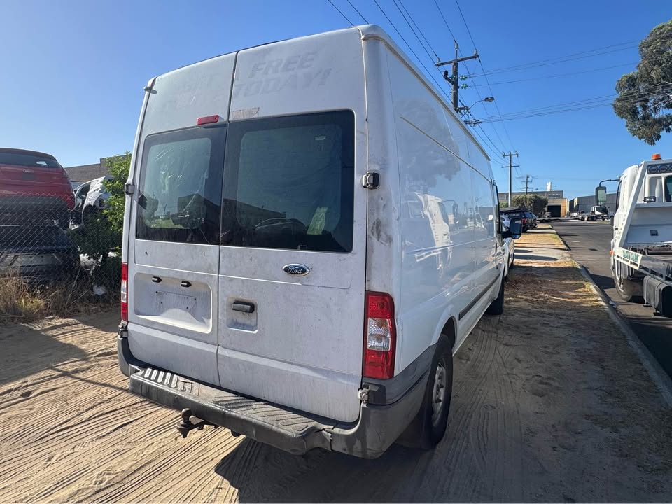 2010 FORD TRANSIT photo 4