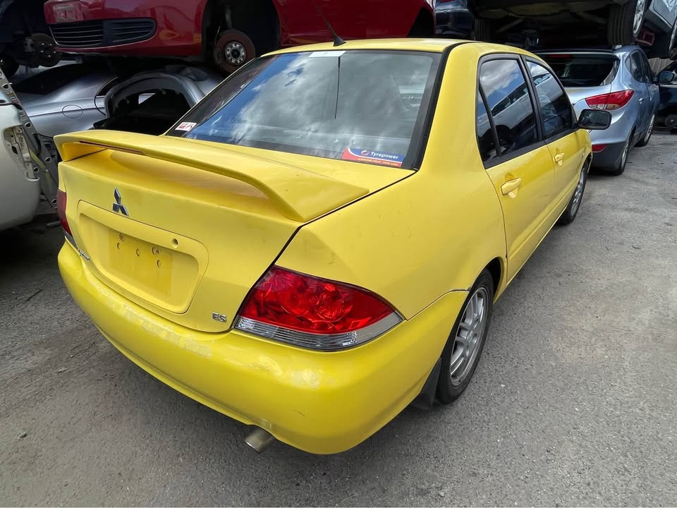 2006 WRECKING MITSUBISHI LANCER CH photo 3