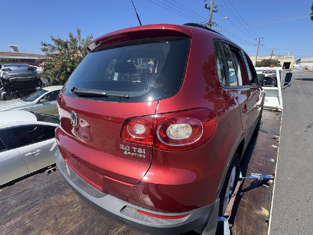 2010 Volkswagen Tiguan photo 4