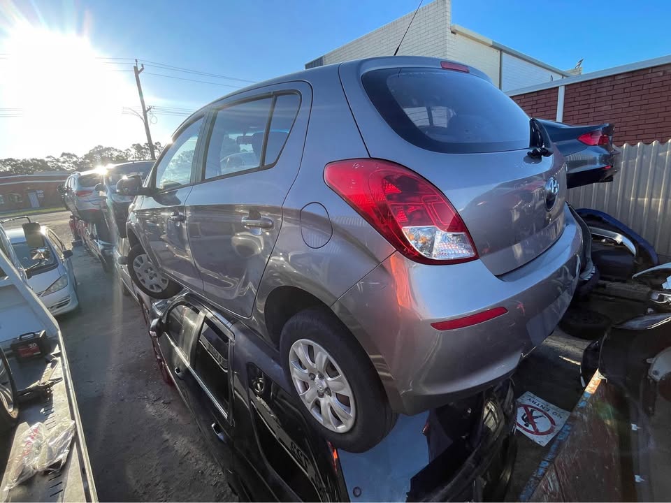 2013 HYUNDAI i20 photo 4