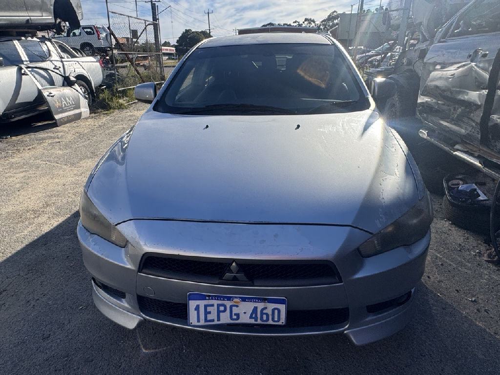 2010 Mitsubishi Lancer photo 2