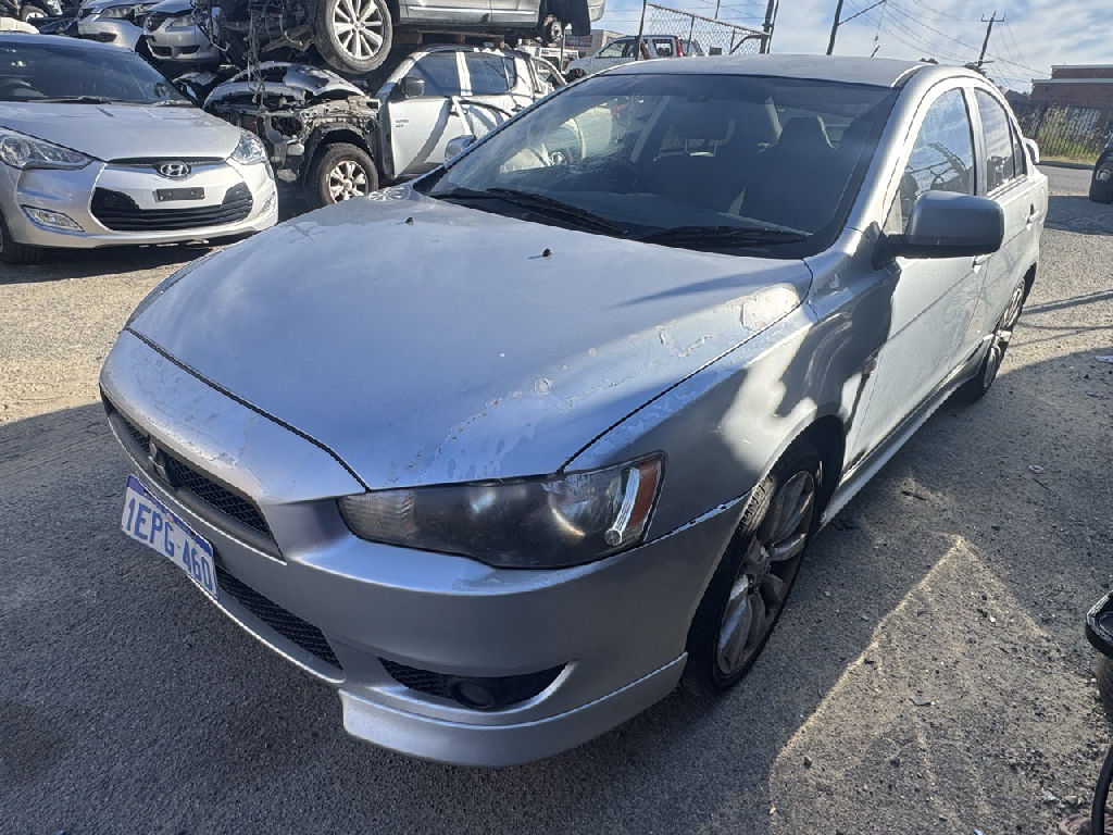 2010 Mitsubishi Lancer photo 3