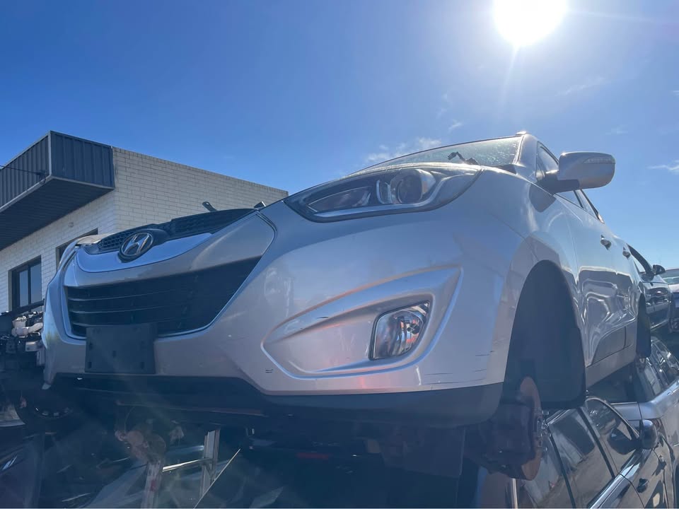 2015 HYUNDAI ix35 photo 2