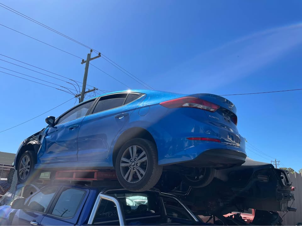 2016 HYUNDAI ELANTRA photo 2