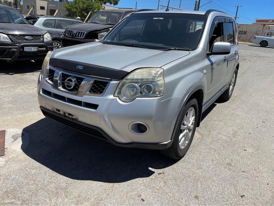 2011 NISSAN X-Trail photo 2