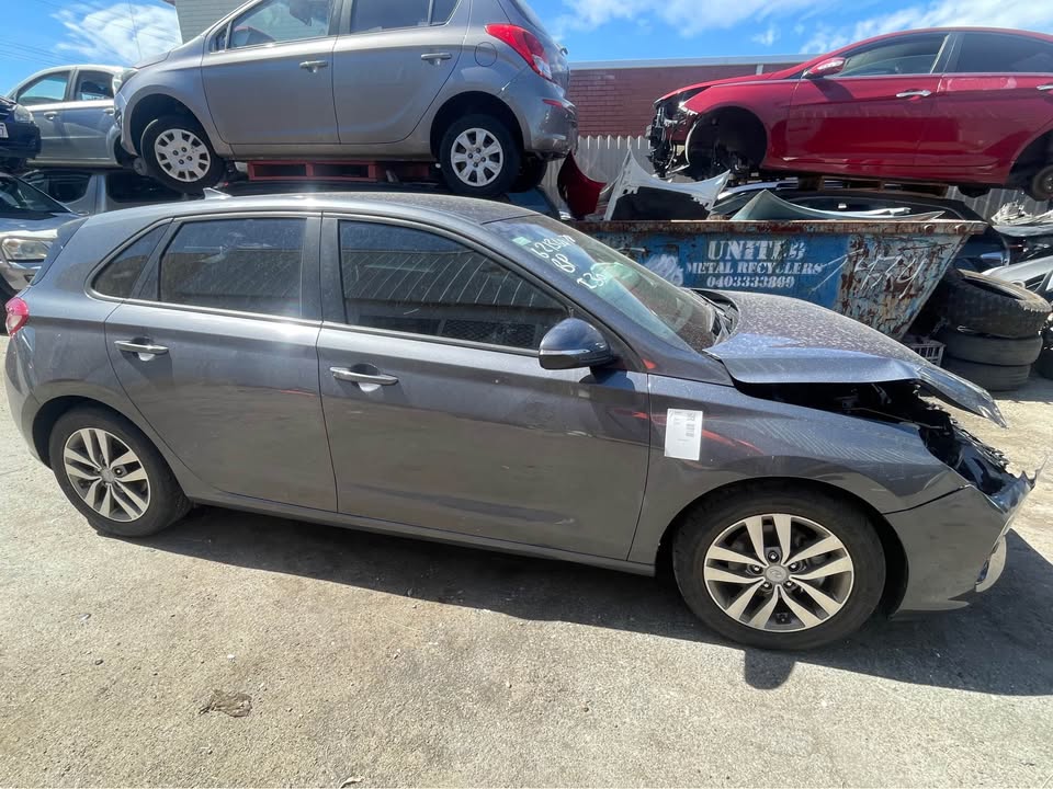 2019 HYUNDAI i30 photo 3