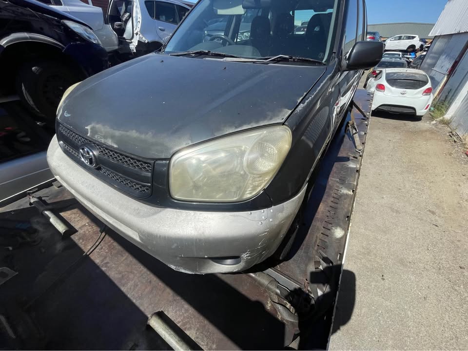 2004 Wrecking Toyota Rav4