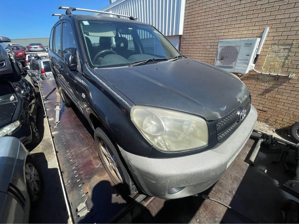 2004 Wrecking Toyota Rav4 photo 2