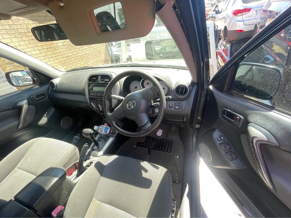 2004 Wrecking Toyota Rav4 photo 3