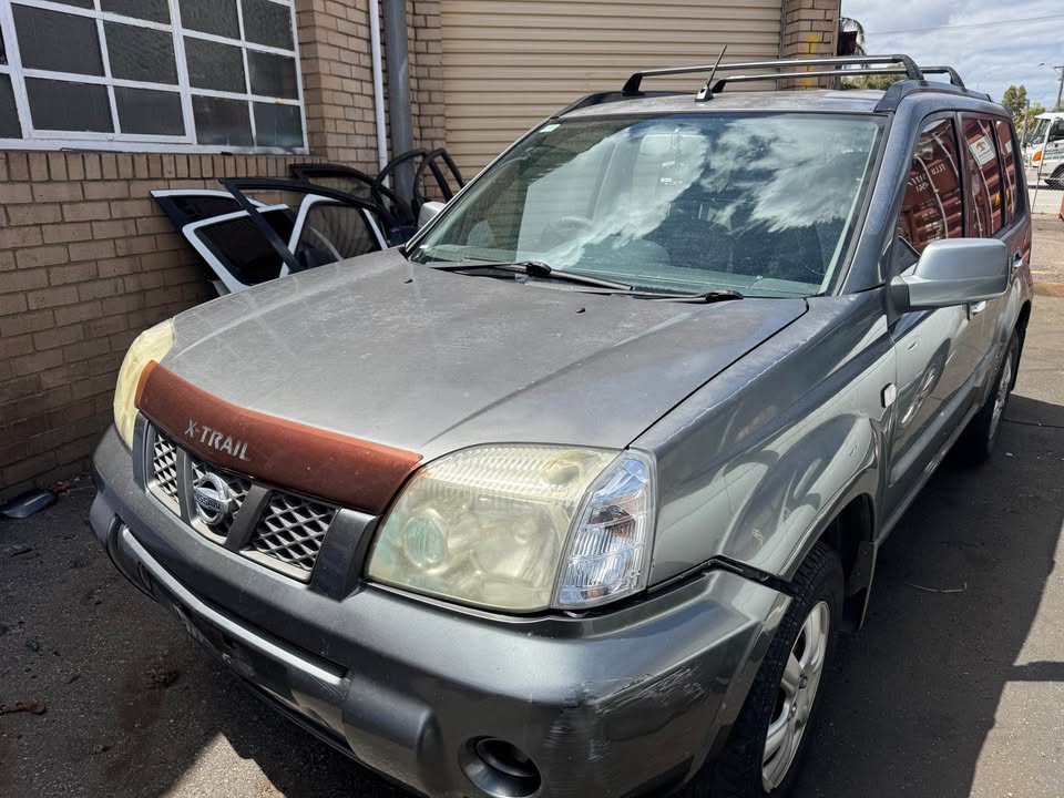 2006 Wrecking Nissan X-trail T30 photo 2