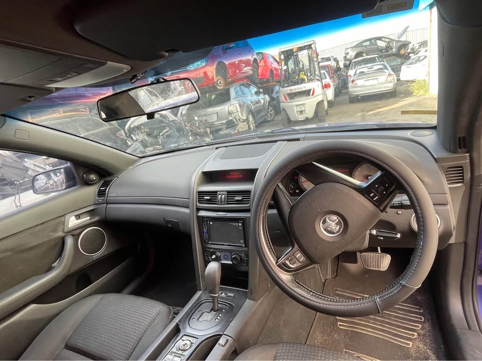 VE 2007 WRECKING HOLDEN COMMODORE photo 3