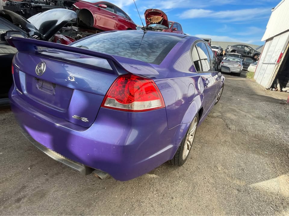 VE 2007 WRECKING HOLDEN COMMODORE photo 5