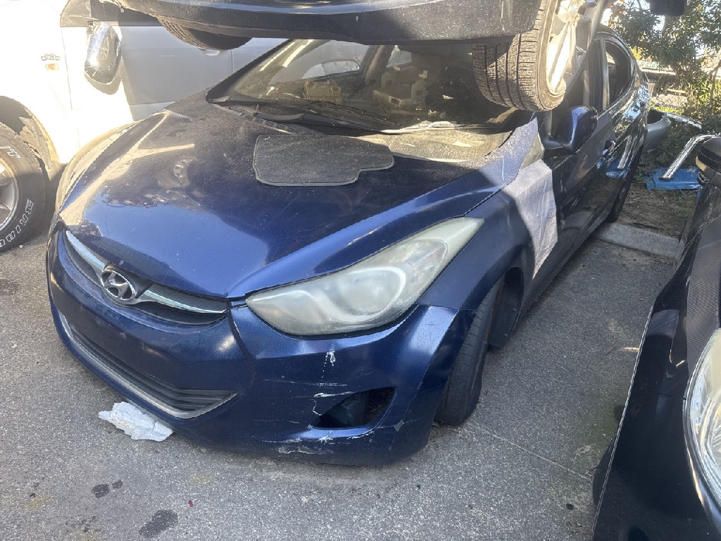 2012 Wrecking Hyundai Elantra Auto