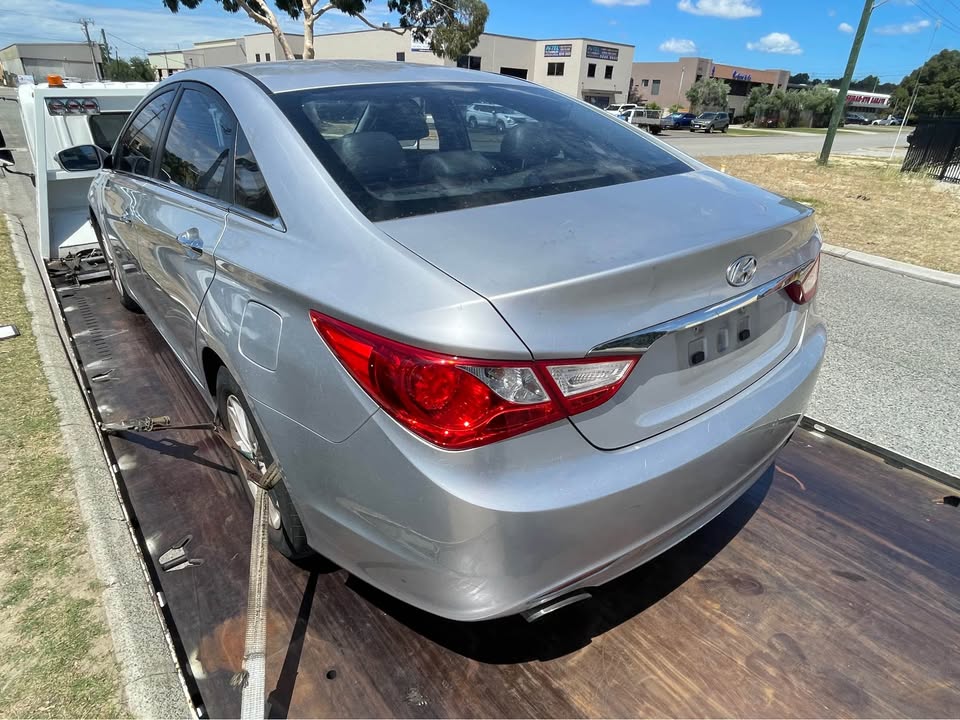 2011 HYUNDAI i45 photo 4