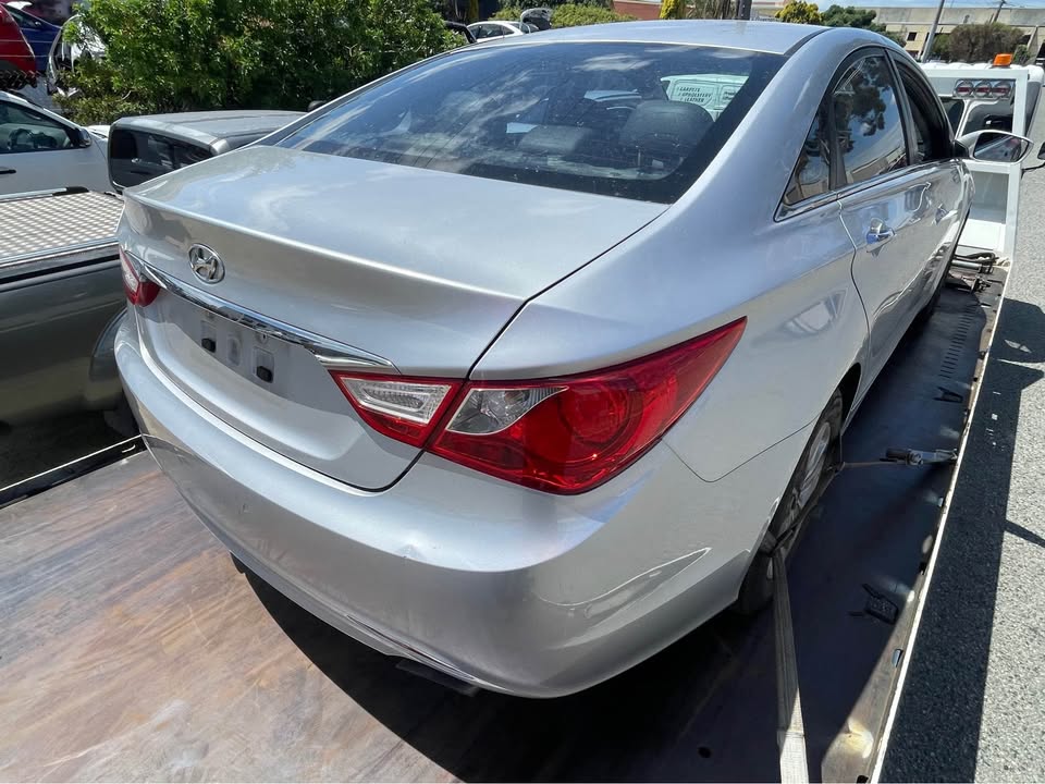 2011 HYUNDAI i45 photo 5