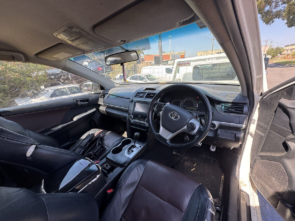 2012 Toyota Camry photo 6
