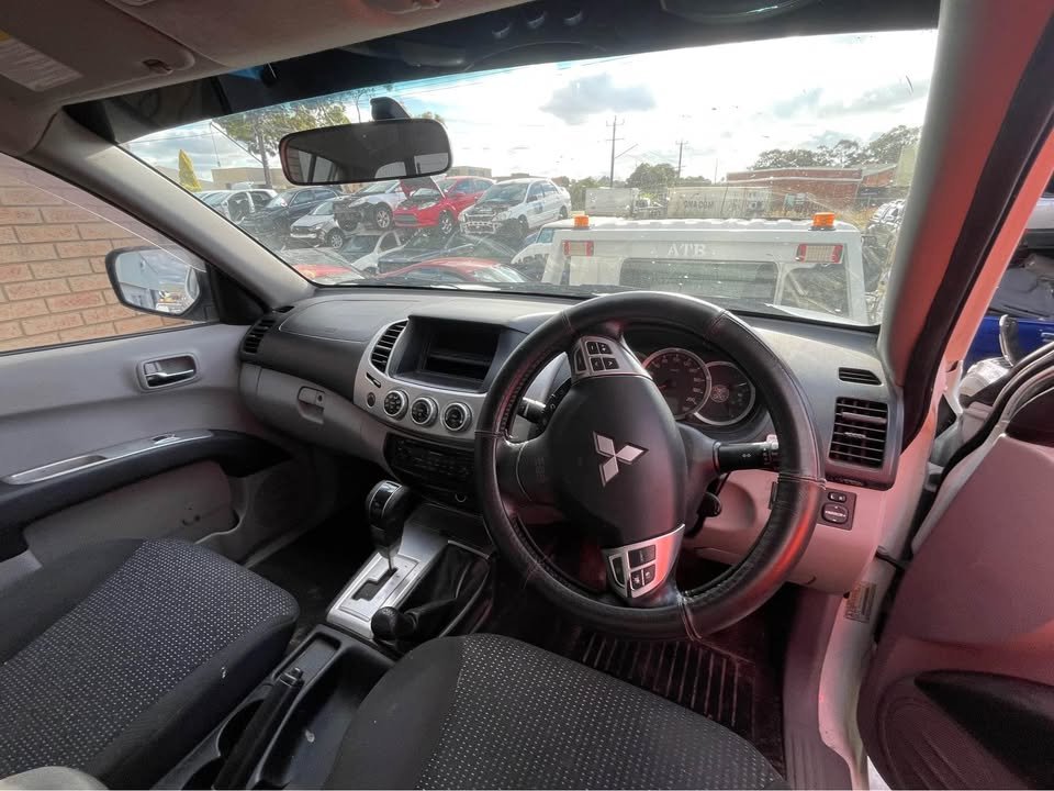 2012 MITSUBISHI TRITON ML/MN photo 3