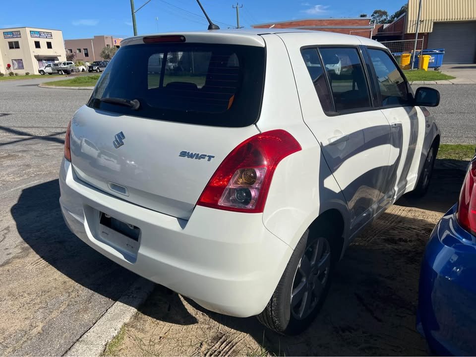 2007 WRECKING SUZUKI SWIFT photo 4
