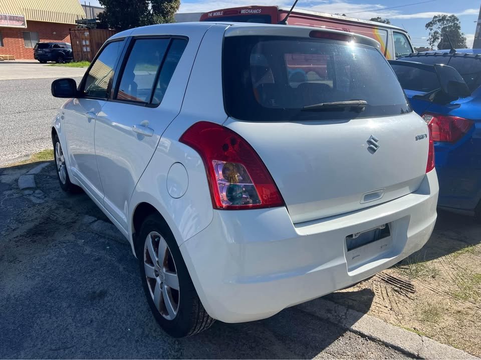 2007 WRECKING SUZUKI SWIFT photo 5